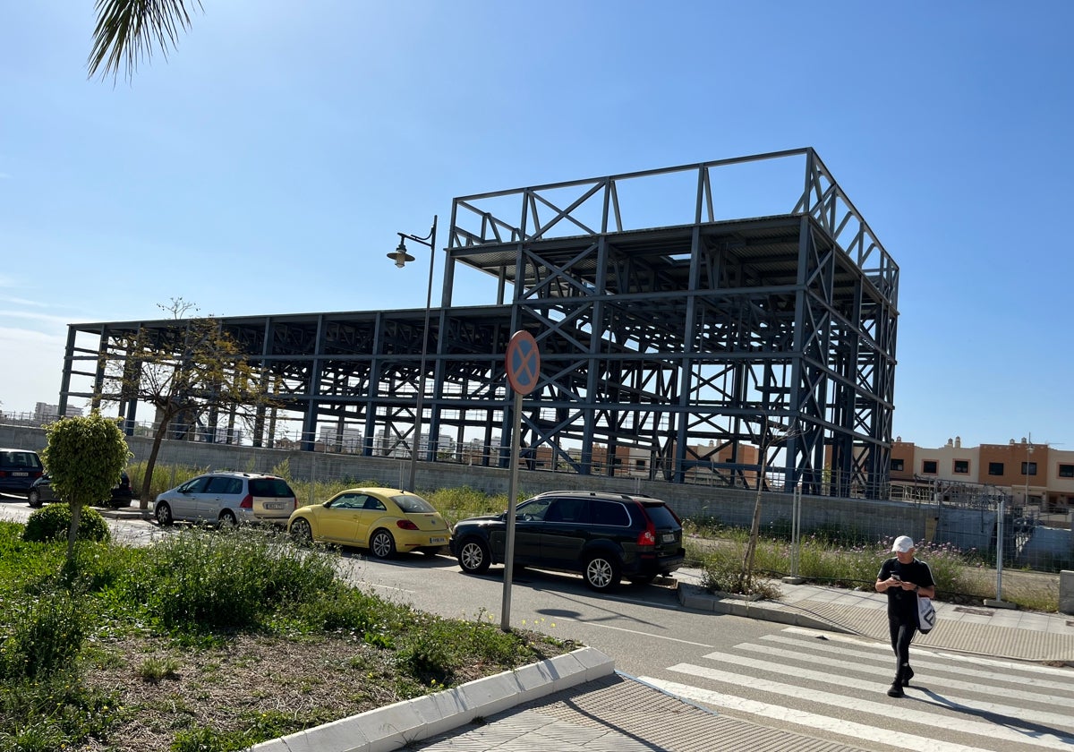 Imagen del estado en el que se encuentran las obras del futuro teatro de Torre del Mar.