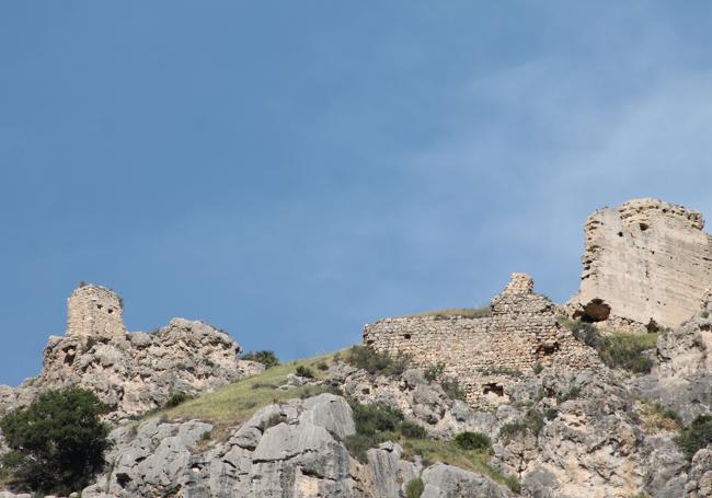 La fortaleza del Turón es uno de los tres castillos situados cerca de este río malagueño.