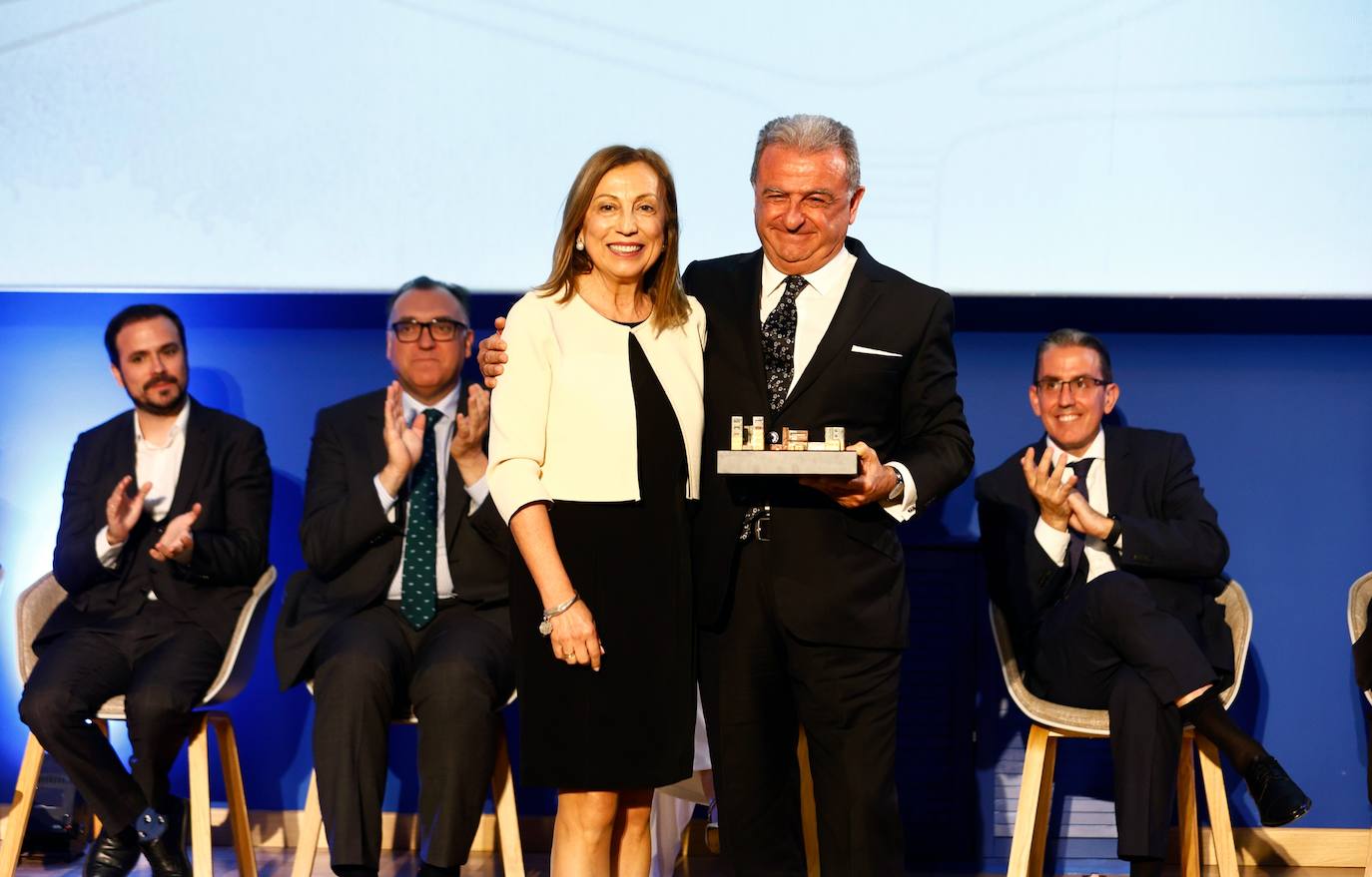 Reconocidos en la gala: Ana María Sánchez Tejeda, primera mujer decana de la Facultad; Guillermina Martín Reyes, primera mujer catedrática de la UMA; Sergio Corral Delgado, director de la Fundación Unicaja; Juan Ignacio Zafra Becerra, director territorial de CaixaBank en Andalucía; Daniel Pastor Vega, promotor de la Fundación «Daniel Pastor»; Antonio Suárez Chamorro, artista plástico, Carolina España Reina, consejera de Economía, Hacienda y Fondos Europeos. Arturo Bernal Bergua. Consejero de Turismo, Cultura y Deporte; Alberto Garzón Espinosa, ha sido ministro de Consumo y coordinador de IU. Isidro Rubiales Gil, consejero delegado de Unicaja Banco; José Manuel Rando Cano, Comisario jefe de Marbella; Rafael Pérez Peña, decano del Cuerpo Consular y es Cónsul de Portugal; Teresa Dabán Sánchez, representante residente del FMI en Nepal; Fernando Hardasmal Barrera, vicepresidente de DEKRA.