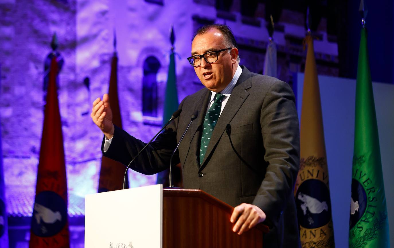 Reconocidos en la gala: Ana María Sánchez Tejeda, primera mujer decana de la Facultad; Guillermina Martín Reyes, primera mujer catedrática de la UMA; Sergio Corral Delgado, director de la Fundación Unicaja; Juan Ignacio Zafra Becerra, director territorial de CaixaBank en Andalucía; Daniel Pastor Vega, promotor de la Fundación «Daniel Pastor»; Antonio Suárez Chamorro, artista plástico, Carolina España Reina, consejera de Economía, Hacienda y Fondos Europeos. Arturo Bernal Bergua. Consejero de Turismo, Cultura y Deporte; Alberto Garzón Espinosa, ha sido ministro de Consumo y coordinador de IU. Isidro Rubiales Gil, consejero delegado de Unicaja Banco; José Manuel Rando Cano, Comisario jefe de Marbella; Rafael Pérez Peña, decano del Cuerpo Consular y es Cónsul de Portugal; Teresa Dabán Sánchez, representante residente del FMI en Nepal; Fernando Hardasmal Barrera, vicepresidente de DEKRA.