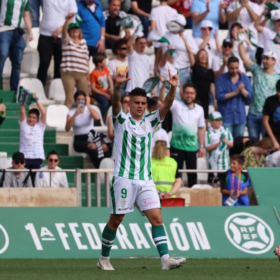 Kuki Zalazar celebra uno de sus goles con el Córdoba esta temporada.