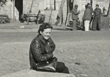 Gerda Grepp, en febrero de 1937, camino del frente en Málaga.