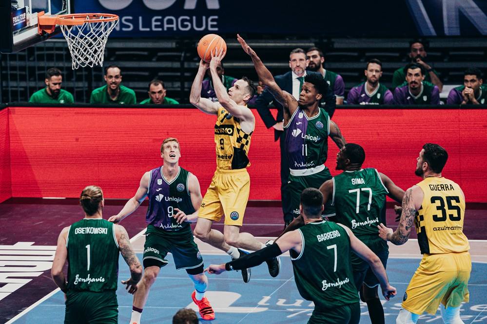 La final de la Basketball Champions League entre el Tenerife y el Unicaja, en imágenes