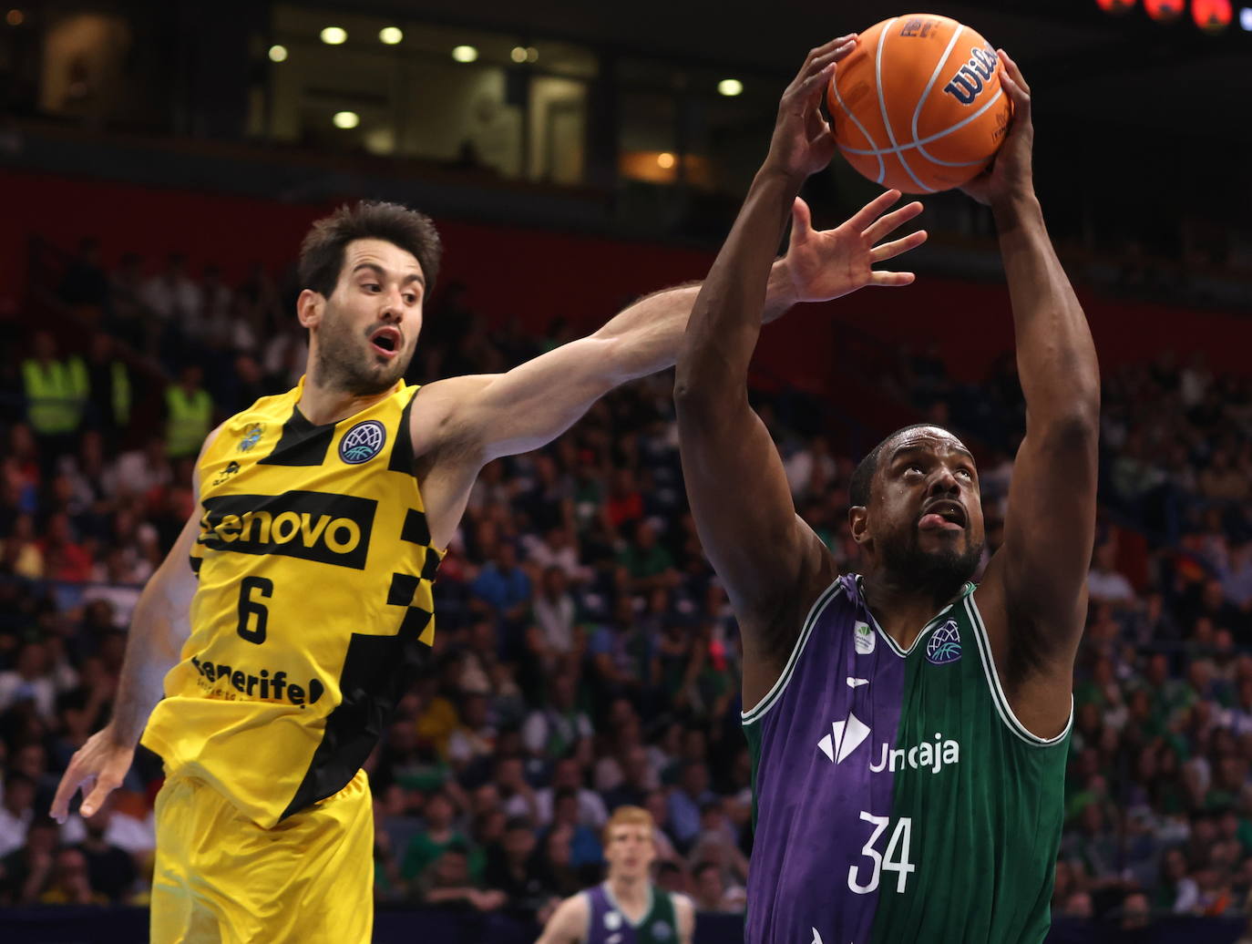 La final de la Basketball Champions League entre el Tenerife y el Unicaja, en imágenes