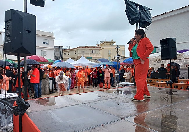 La lluvia no apagó las ganas de fiesta.