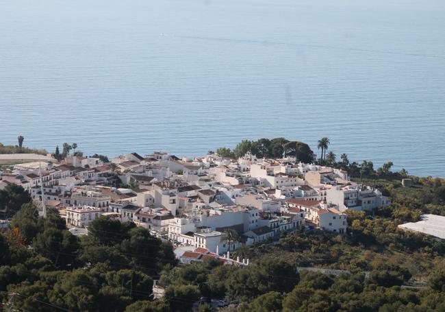 La aldea de Maro está a tan sólo unos metros de este sendero y de la Cueva de Nerja