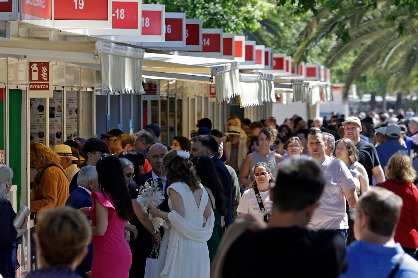 Jornada del sábado en la Feria del Libro de Málaga en el parque