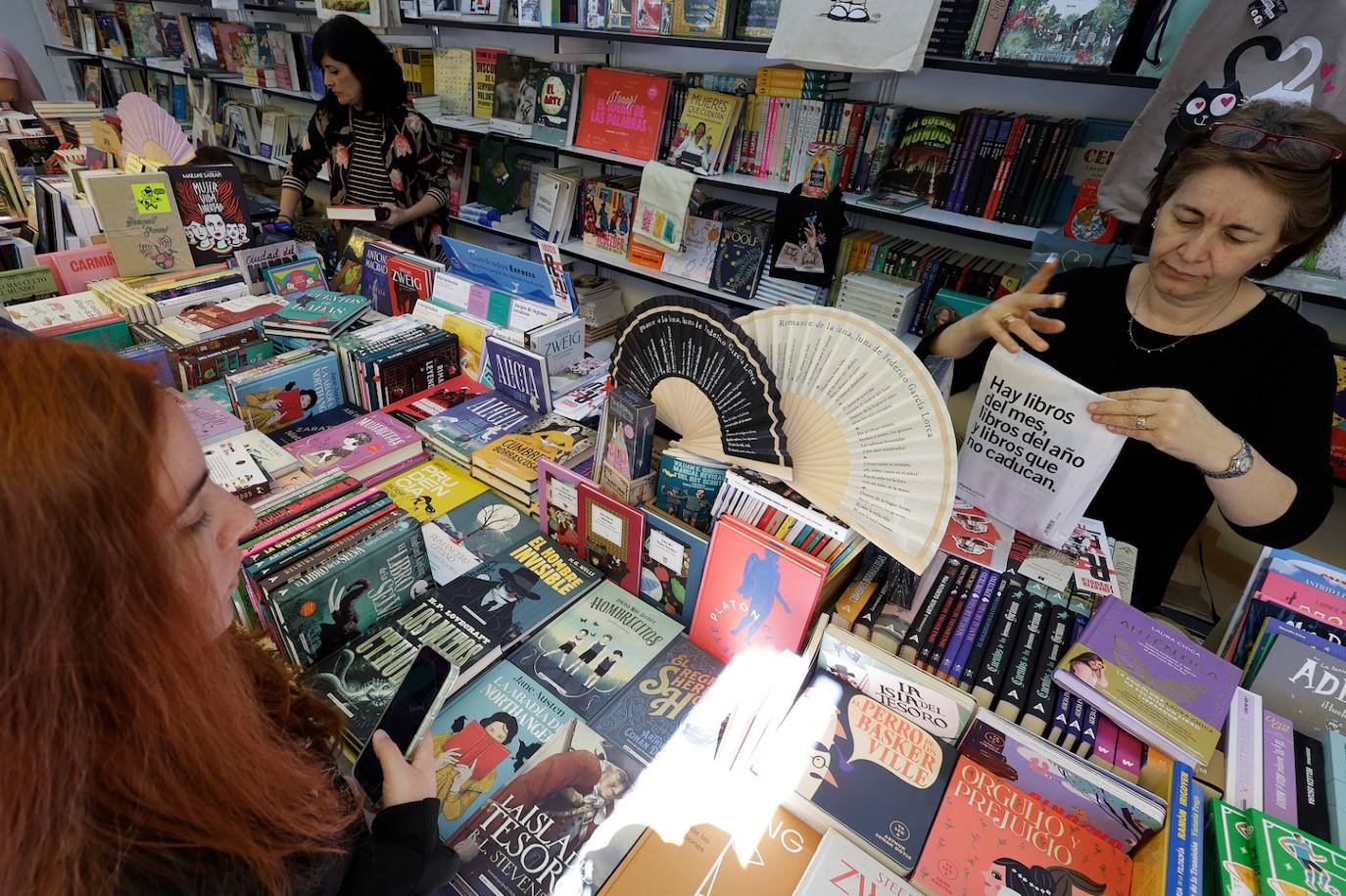 Jornada del sábado en la Feria del Libro de Málaga en el parque