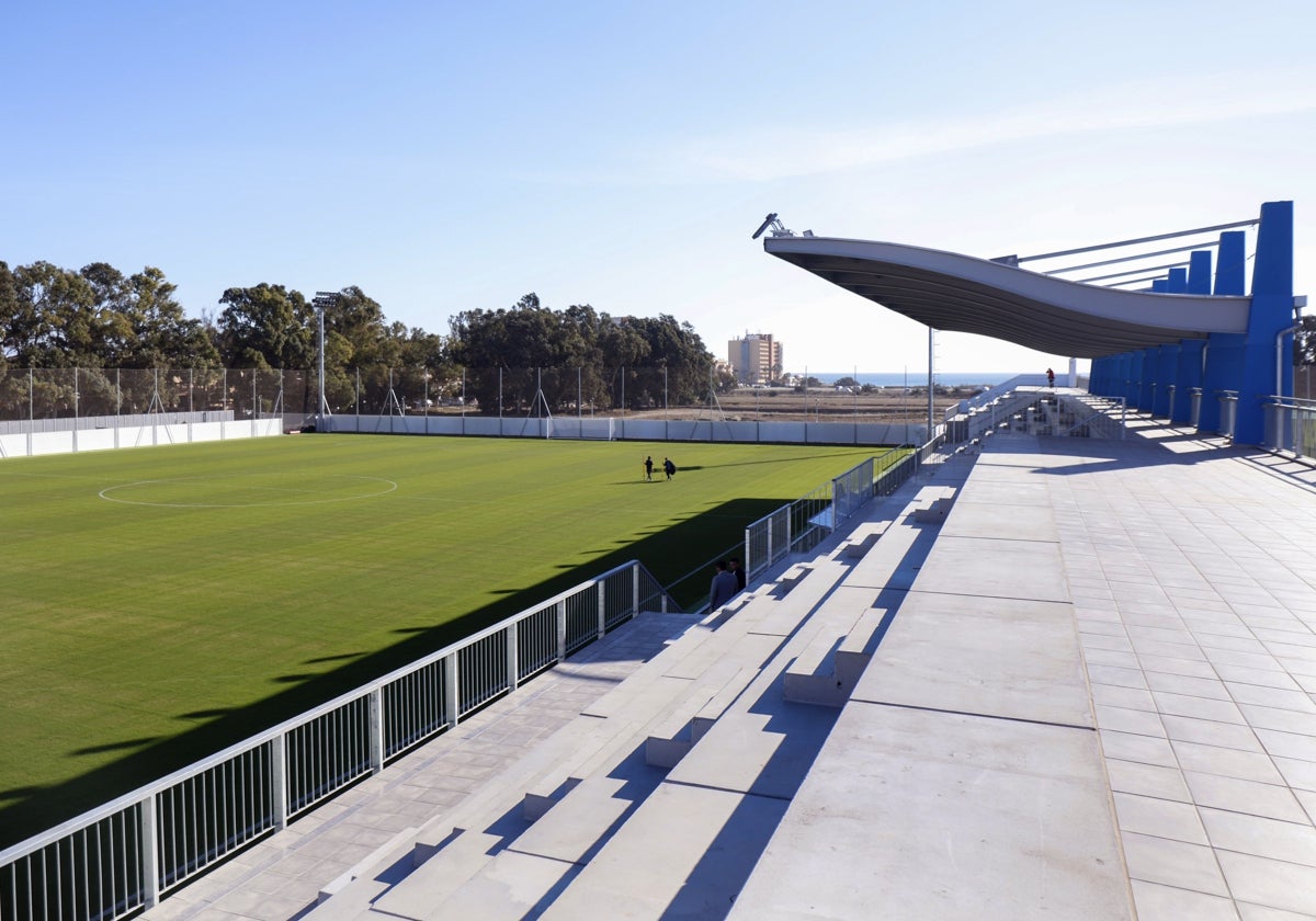 Junto a este campo principal de La Academia, en la parcela que hay a continuación, irá uno de los dos campos que ahora tiene proyectados el Málaga.