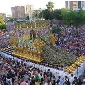 Imagen de archivo de una procesión extraordinaria de la Virgen de la Esperanza.