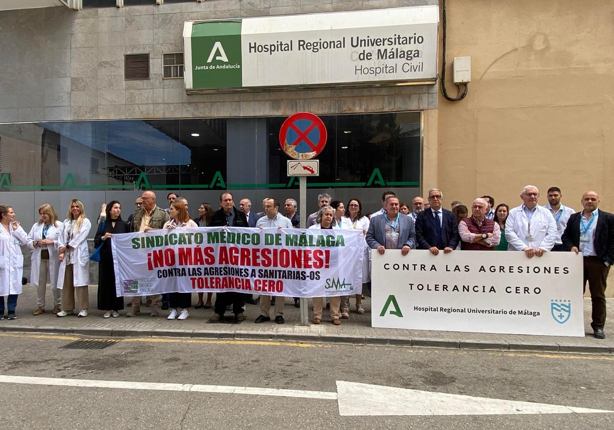 Un paciente oncológico amenaza a una médica del Hospital Civil de Málaga por un cambio de tratamiento