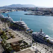 Megayates alineados en el muelle uno del puerto de Málaga.