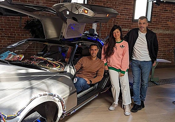 Juan Infantes, Ángela Dini y Bernardo Quintero, de Virustotal, en Mountain View con motivo de la presentación de Google Threat Intelligence. Sur