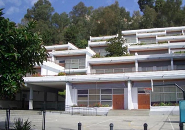 Fachada exterior del colegio.