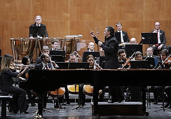 Actuación de la OFM en el Cervantes, en este último programa de abono número 13.