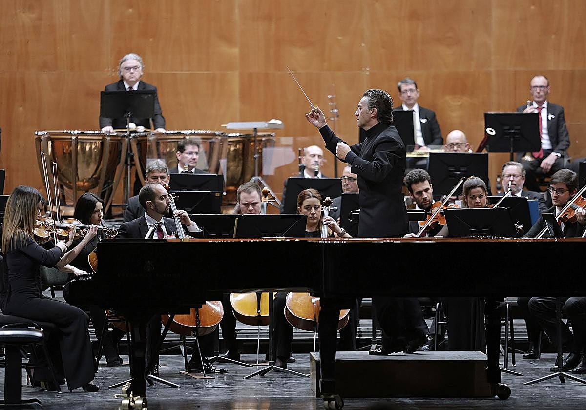 Actuación de la OFM en el Cervantes, en este último programa de abono número 13.
