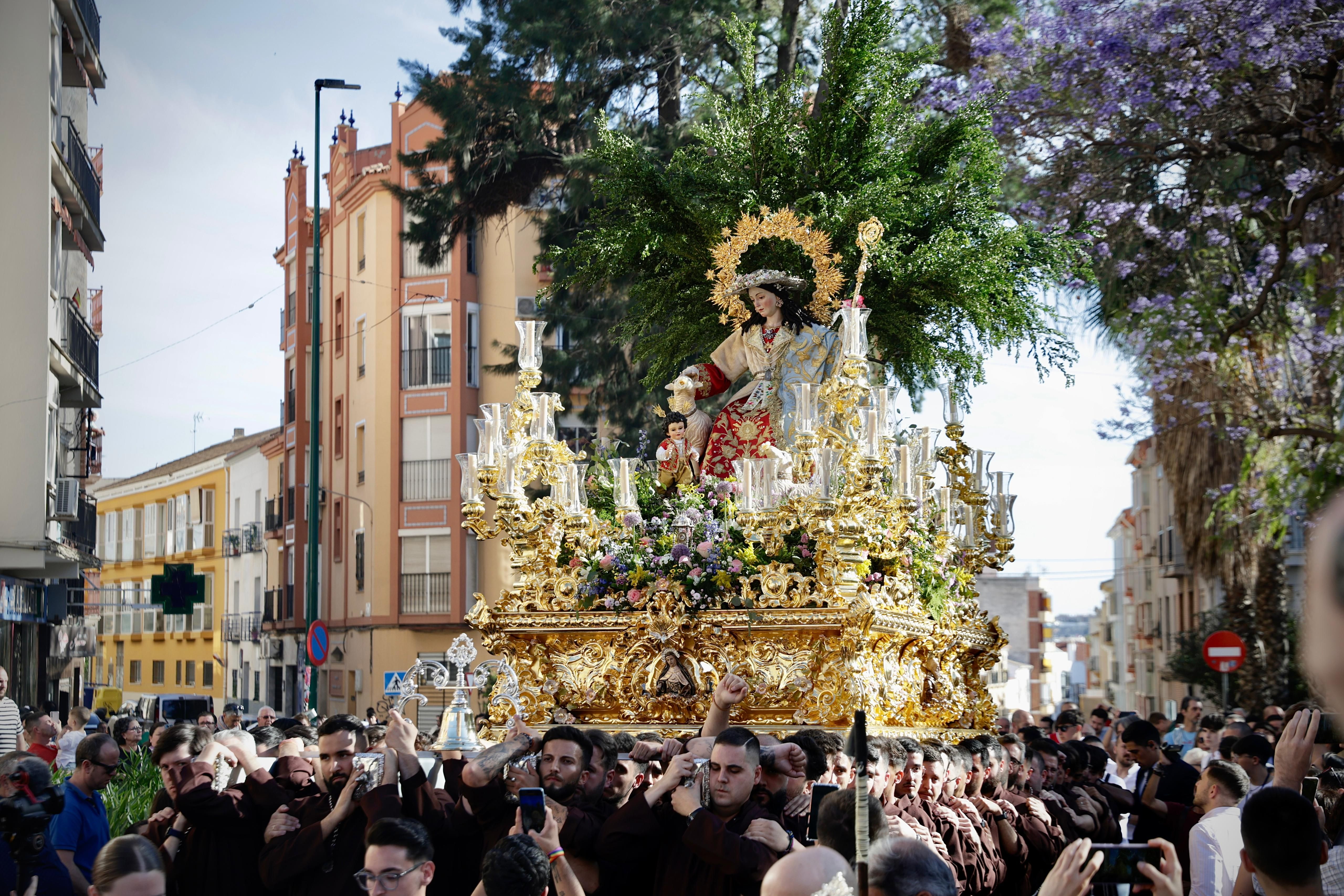 La procesión de la Divina Pastora, en imágenes