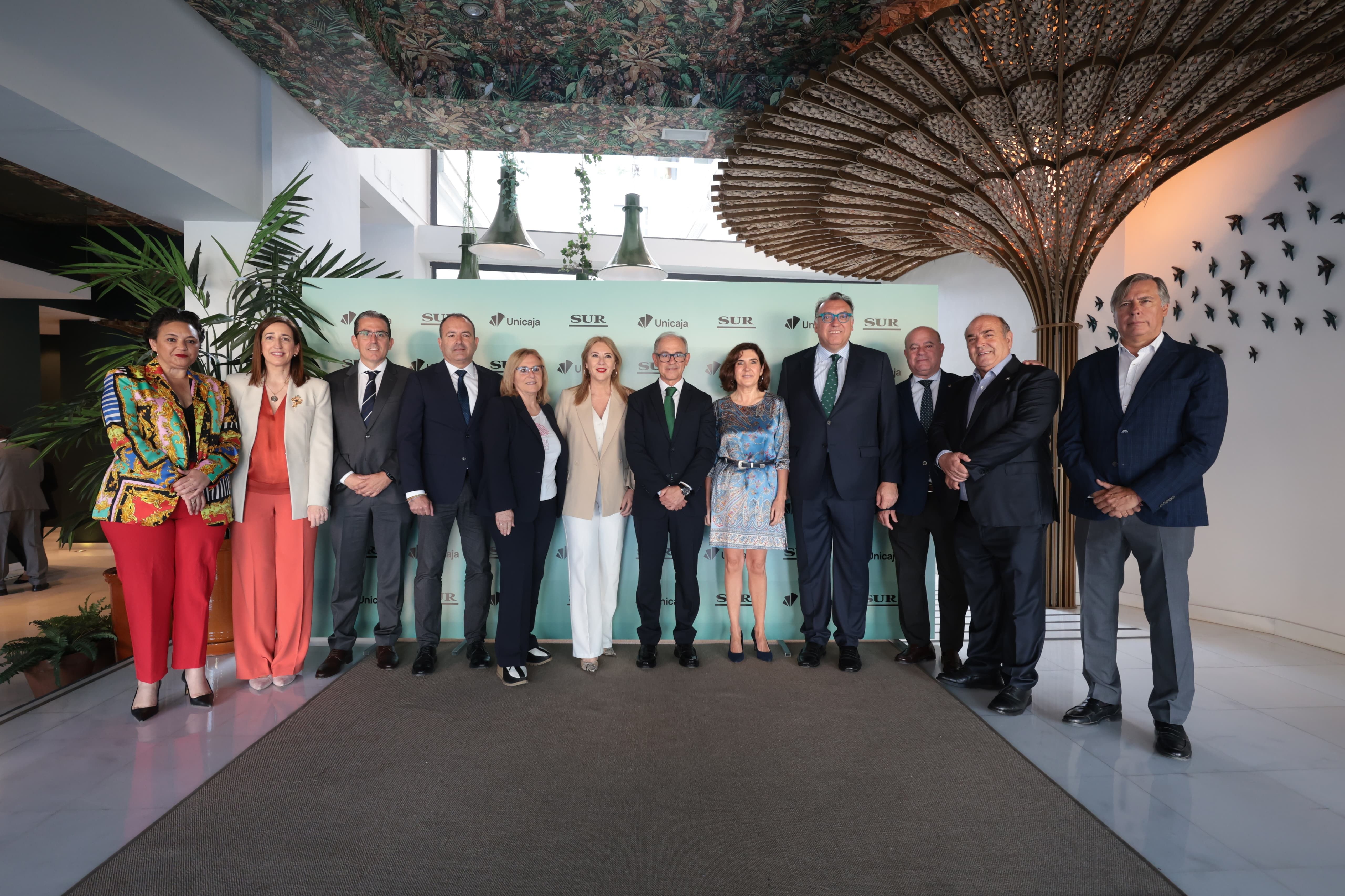 Foto oficial del foro SUR con Isidro Rubiales. 