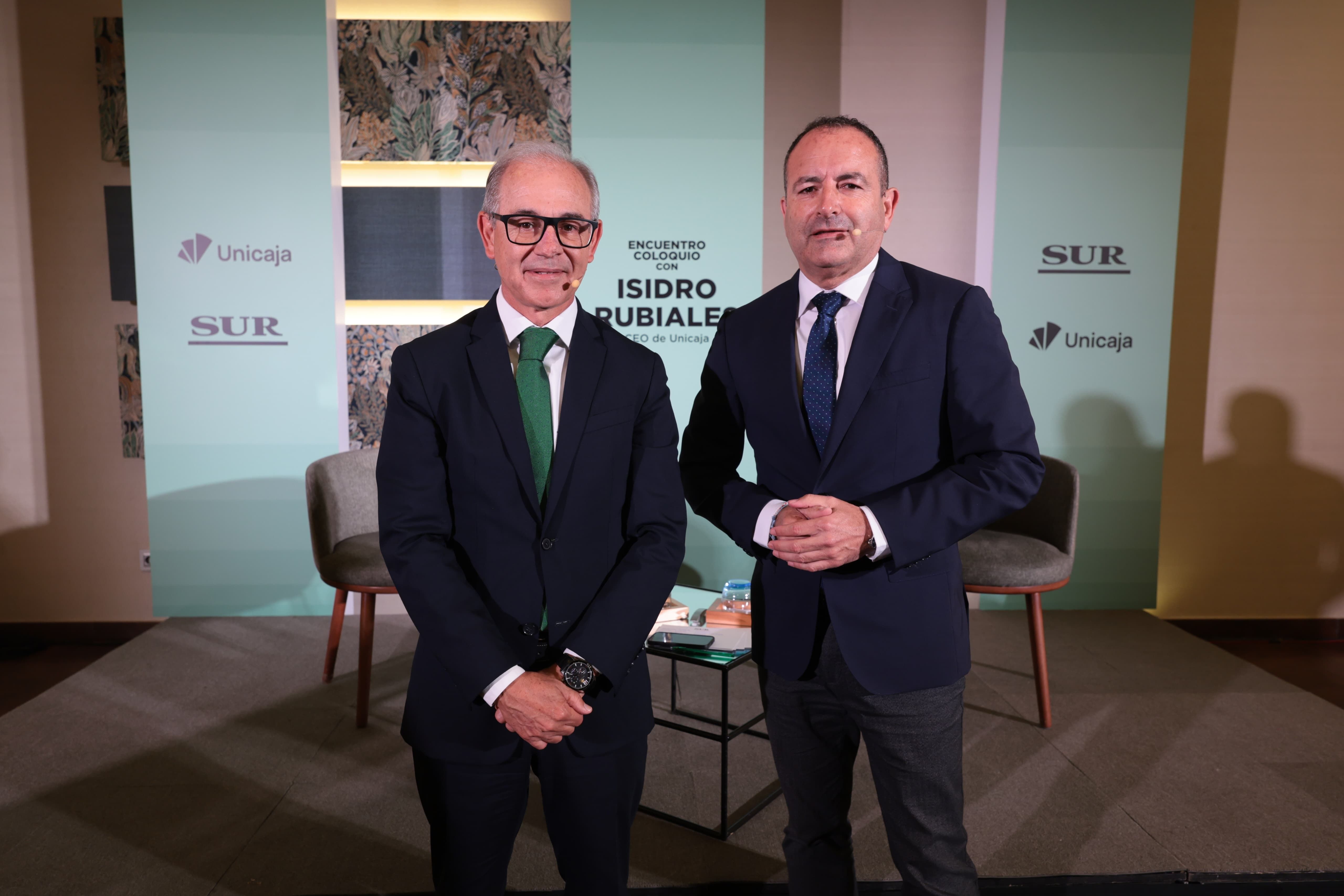 El CEO de Unicaja, Isidro Rubiales, junto al director de este periódico, Manolo Castillo. 