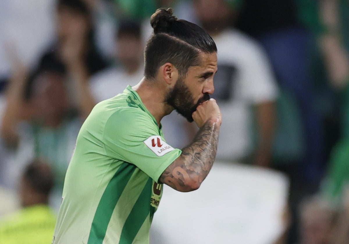 Isco celebra su gol ante el Almería.