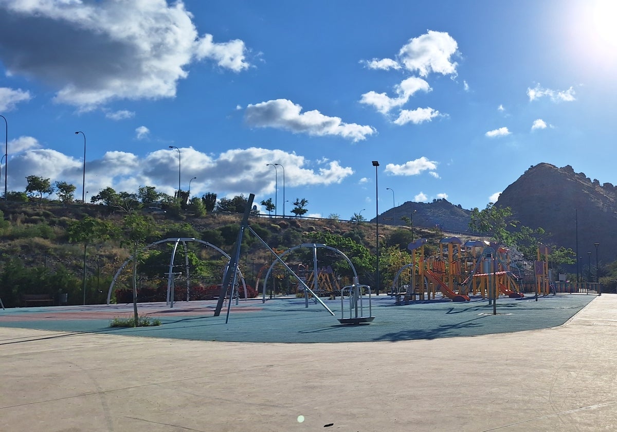 Vista del parque Manuel Cuenca, en El Limonar.