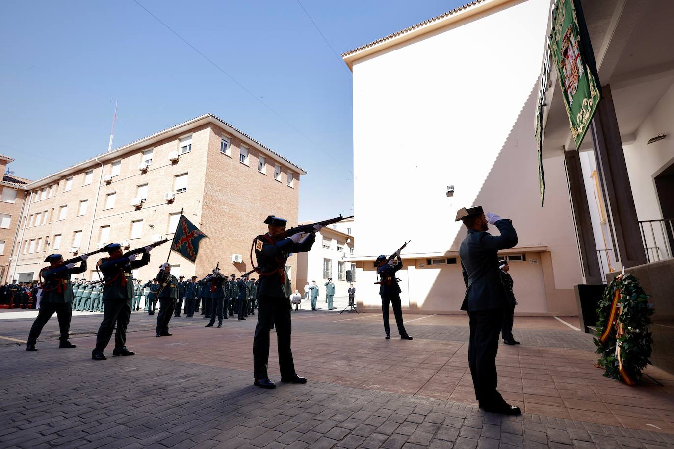 Homenaje a la Guardia Civil en Málaga por su 180 aniversario