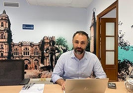 El edil socialista Mariano Ruiz Araujo, en el grupo municipal en el Ayuntamiento de Málaga.