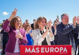 María Jesús Montero, Teresa Ribera y Juan Espadas, este miércoles en Sevilla.
