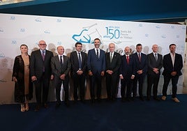 Autoridades y premiados, en el acto de este viernes