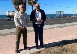 El edil de Infraestructura, Jesús María Claros, y el alcalde veleño, Jesús Lupiáñez, en la antigua N-340.