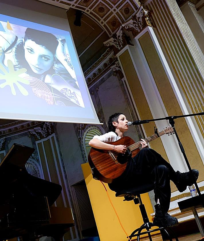 Imagen secundaria 2 - Travis Birds: «He ganado mi pelea contra el mundo»