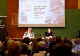 Así ha sido la presentación de 'Mil ojos esconde la noche', de Juan Manuel de Prada, en el Aula de Cultura SUR
