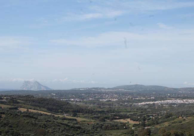 En los días claros, además del Peñón de Gibraltar, se puede ver el otro lado del Estrecho.