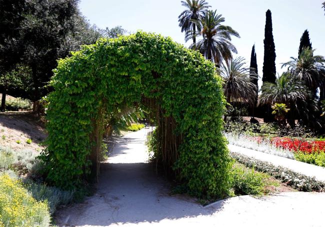 La bóveda que dará entrada al nuevo espacio será similar a esta del jardín de los sentidos.