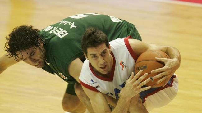 El Unicaja de Ibon Navarro tiene entre ceja y ceja llegar a la final de la Liga. Sería la cuarta final de Liga para el club malagueño. ¿Quiénes fueron los rivales en las anteriores?