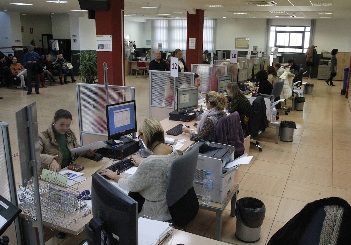 Trámites en dependencias municipales.