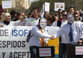 Trabajadores de Isofotón durante una manifestación contra los despidos en 2013.