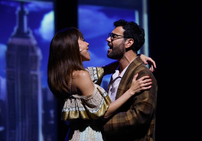 María Adamuz y Miquel Fernández, en una escena de 'Tocando nuestra canción'.