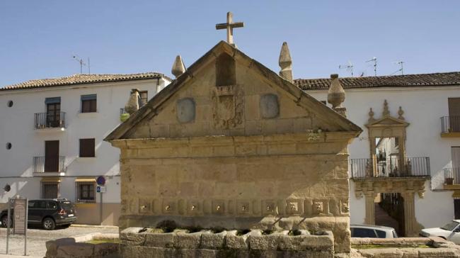 Esta popular fuente tiene ocho caños, de ahí su nombre, y es del siglo XVIII. ¿Sabrías ubicarla?