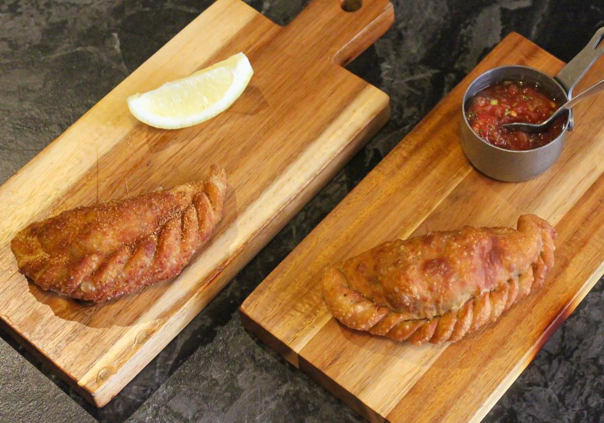 La empanada frita de langostinos que debes probar en Fuengirola