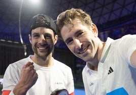 Momo González y Álex Ruiz avanzan a cuartos de final del Premier Padel de Chile