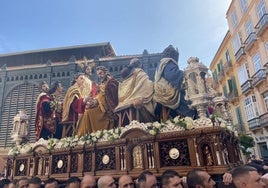 Traslado de los titulares de la Cena al Centro de Málaga