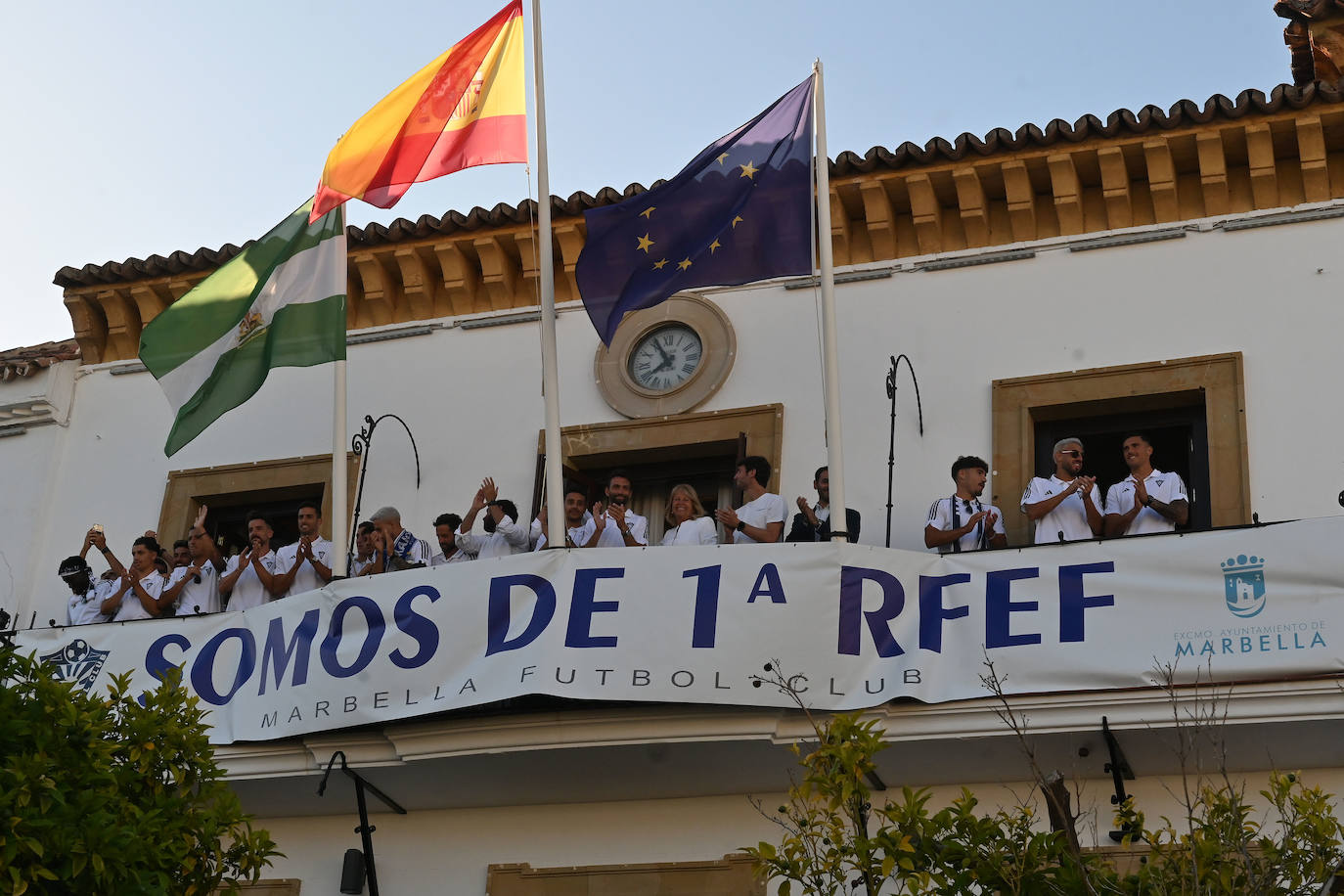 El Marbella celebra a lo grande el ascenso de categoría