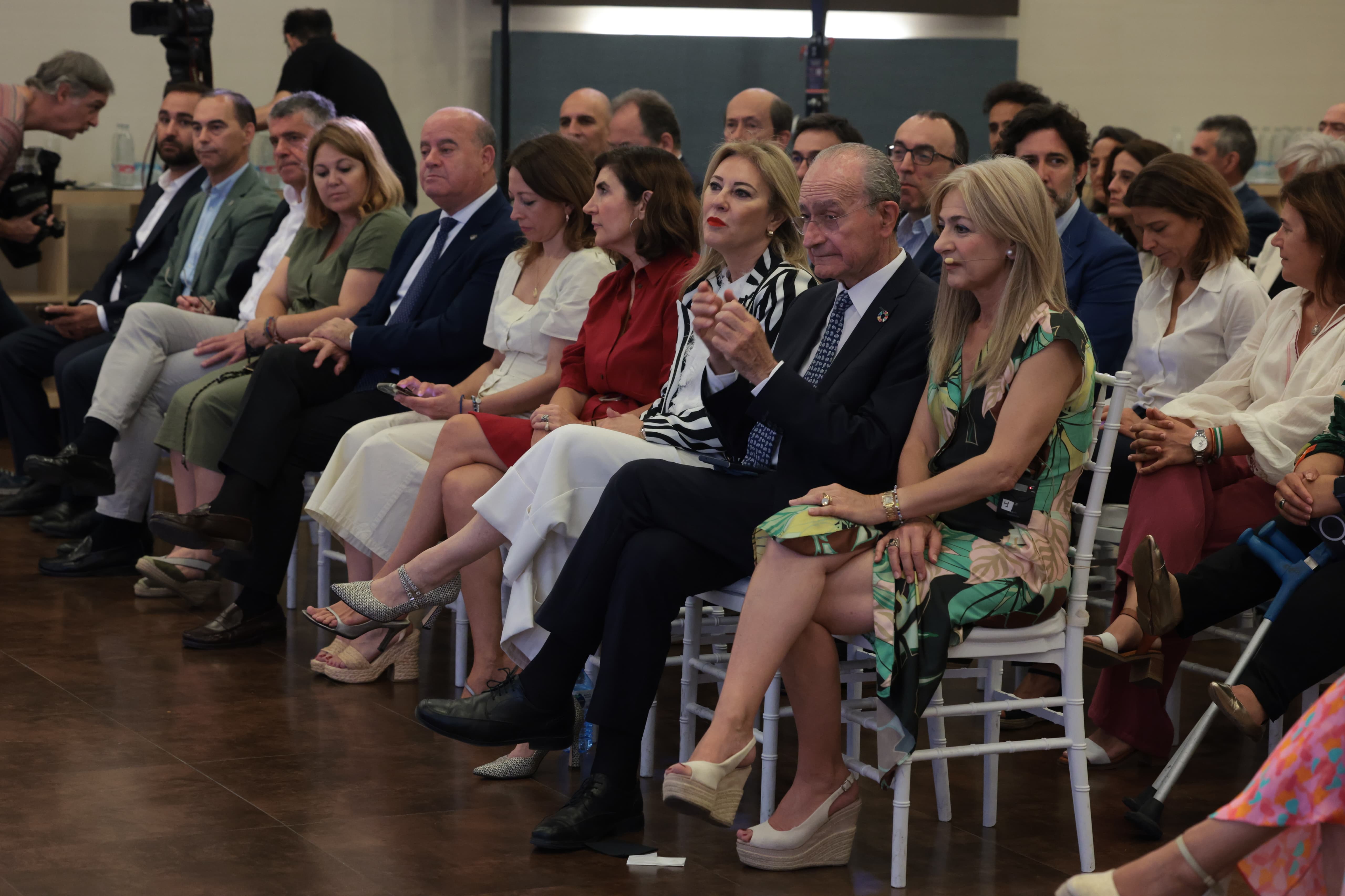 El encuentro-coloquio con la consejera Patricia del Pozo, en imágenes