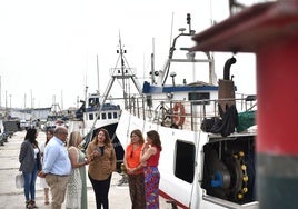 La candidata número 2 del PP a las elecciones europeas, Carmen Crespo, este viernes en el puerto de Caleta de Vélez.