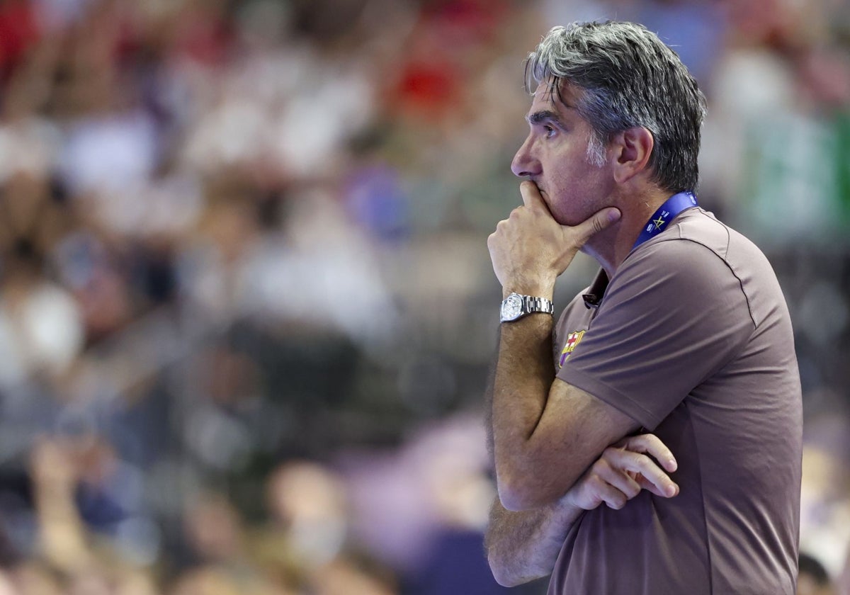 Antonio Carlos Ortega, pensativo durante la semifinal de este sábado ante el Kiel.