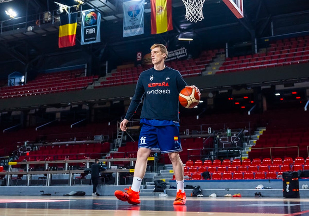 Alberto Díaz, en un entrenamiento con la selección.