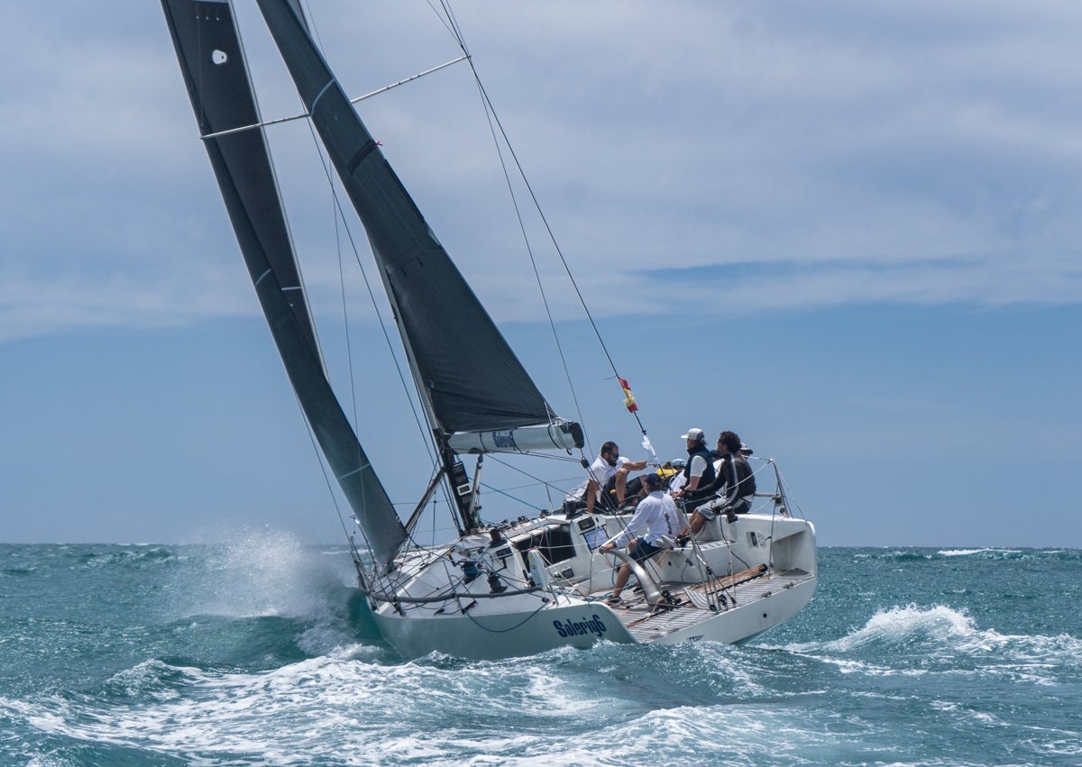 Imagen secundaria 1 - El &#039;Solering VI&#039;, el &#039;Varicentro-De 6&#039; y el &#039;Mito&#039;, triunfan en la Málaga Sailing Cup