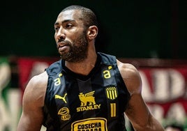 Jayson Granger, durante un partido con Peñarol.