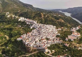 Vista del municipio de Istán.